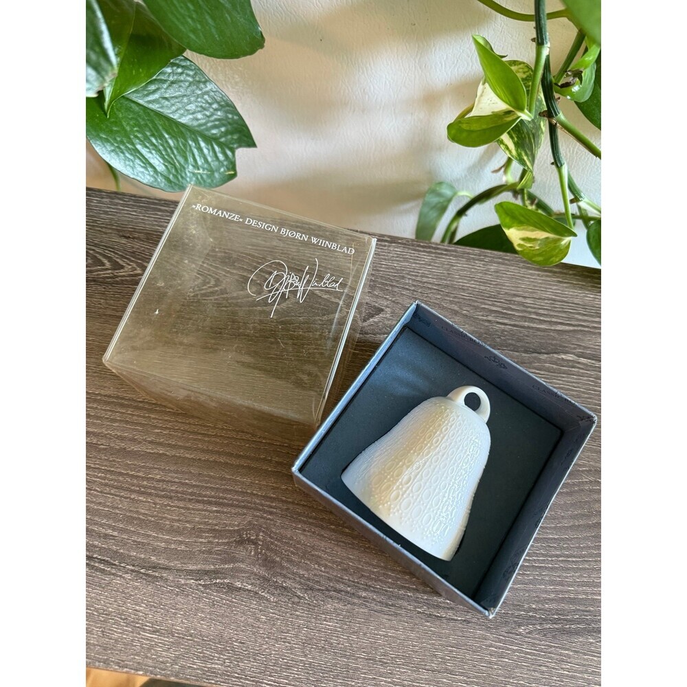 Classic Rose Romanze design Bjorn Wiinblad bell